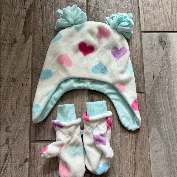 Heart pattern soft bean and gloves - Picture 1 of 2